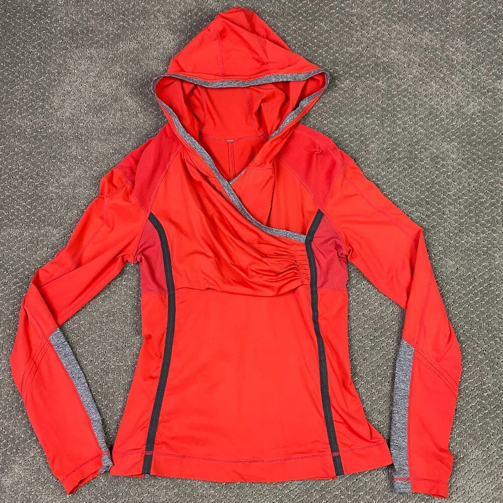 Lululemon Run For Your Life Top Women's Size 8 Red Hoodie Hooded Ponytail Hole